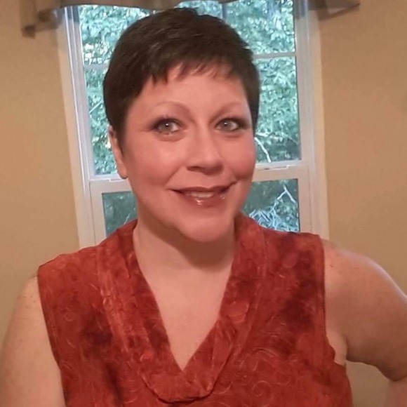 Meet your Posher, Jennifer - Picture 1 of 1